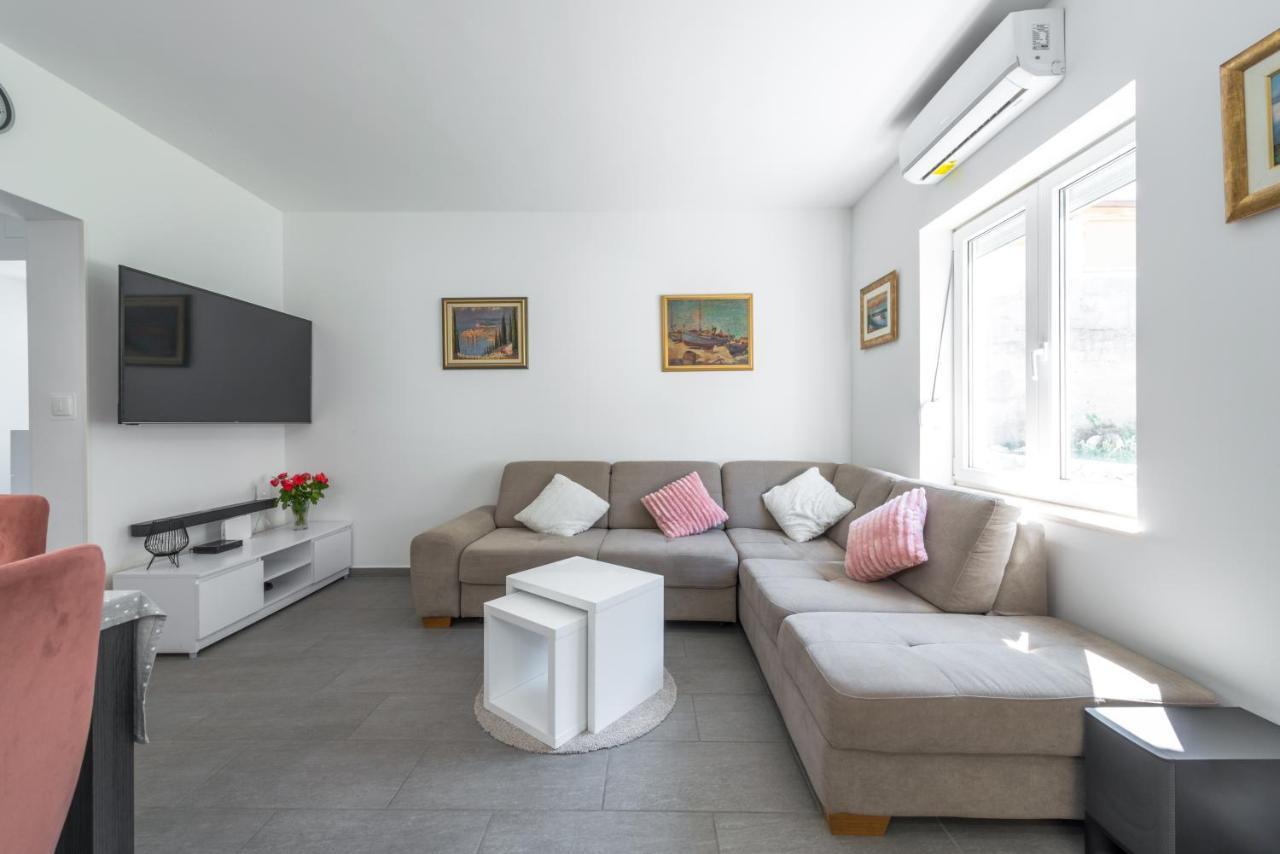 Ana & Mia Apartment ドゥブロブニク エクステリア 写真